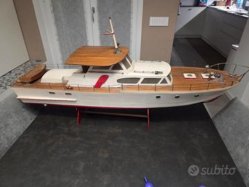 Modellino motoscafo vintage 