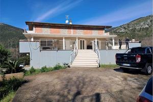 Palazzo / Stabile di 7656 m² con più di 5 locali a