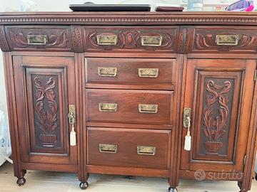 Credenza antica