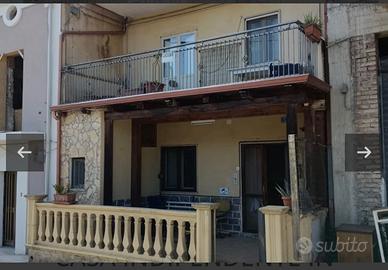 Abitazione indipendente su 3 livelli e sottotetto