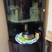 angolare con vetrina