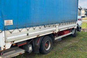 camion Renault 180 midliner