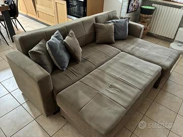 divano letto con chaise longue e contenitore