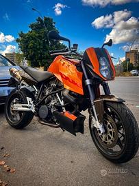 KTM SUPER DUKE 990