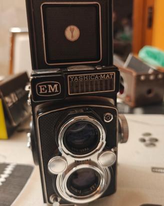 Yashica-Mat EM