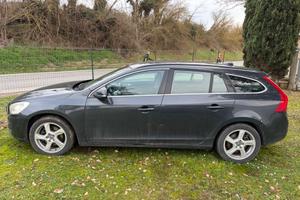 Volvo V60 D5 Geartronic Momentum