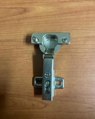 Cerniera in acciaio