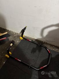 Cavaletto posteriore moto