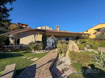 VILLA SINGOLA A SOIANO DEL LAGO