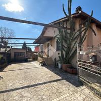 CASA INDIPENDENTE A CAVE