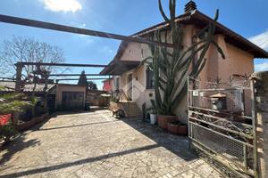 CASA INDIPENDENTE A CAVE