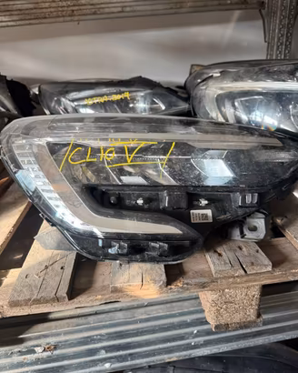FARO DESTRO CLIO 2020