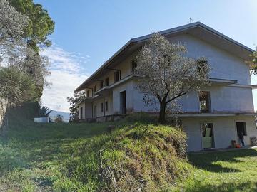 Villa bifamiliare