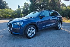 Audi Q3 35 TFSI S tronic Business interni s-line