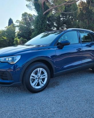 Audi Q3 35 TFSI S tronic Business interni s-line