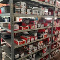 Ricambi auto di vario genere anche in blocco