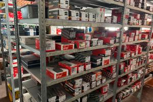 Ricambi auto di vario genere anche in blocco