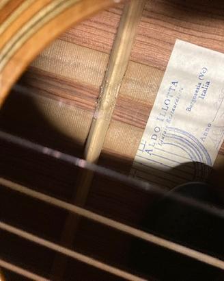 Chitarra acustica 000