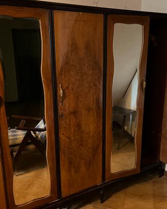 Armadio 5 ante in legno lucido con specchi