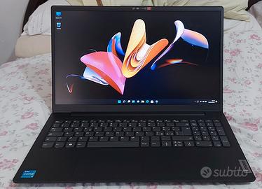 Notebook Lenovo i3 octa-core 1215u 8GB SSD-256.