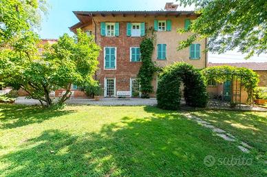 Villa di 461 m² con più di 5 locali a Tonco