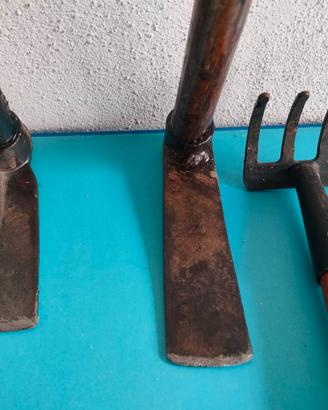 2 Zappini in Acciaio Forgiato + Rastrello Piccolo