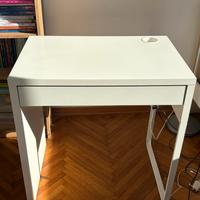 Scrivania Ikea Micke come nuova