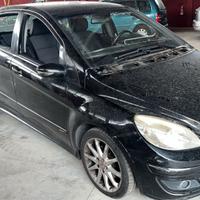 MERCEDES CLASSE B 180 RICAMBI USATI GARANTITI