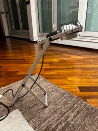 Lampada da tavolo Artemide Sintesi tavolo