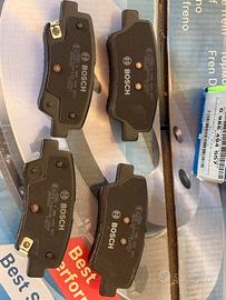 BOSCH 0 986 494 557 Kit pastiglie freni posteriori