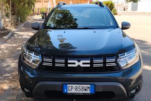 Automobile daci duster anno 2023