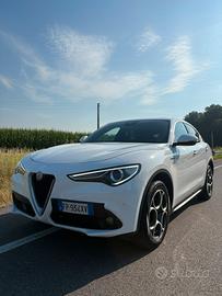 Stelvio 2.2 sport  210 cv