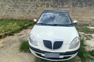 Lancia ypsilon momodesign