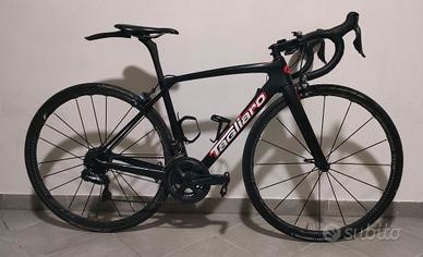 Bici da corsa carbonio con gruppo elettroni