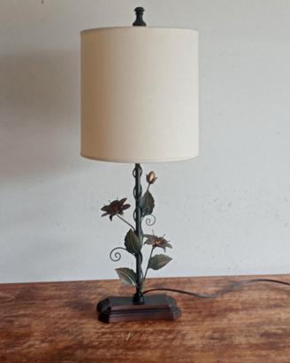 lampada da tavolo in ferro battuto