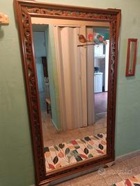 Specchio grande con cornice legno