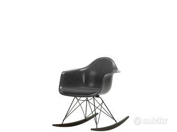 Sedia Vitra Eames Fiberglass Armchair RAR