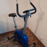 Cyclette da camera azzurra 