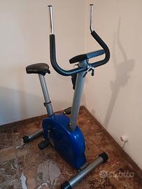 Cyclette da camera azzurra 