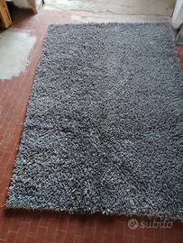 tappeto grigio 
