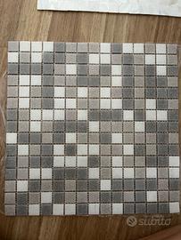 Mosaico grigio bagno e piscina