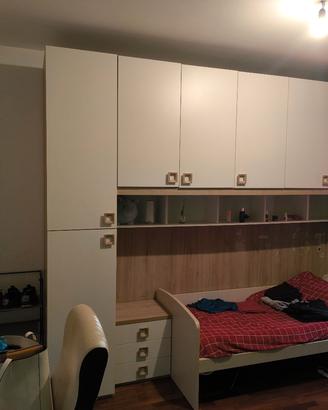 arredamento completo di elettrodomestici 