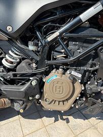 Husqvarna svartpilen 125