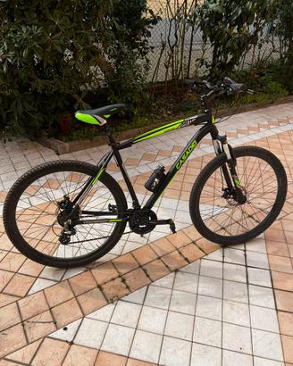 Bici mountain bike muscolare