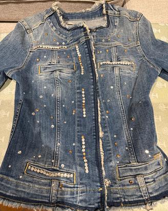 Giubbetto di jeans con strass