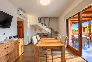VILLA A SCHIERA D'ANGOLO A OLBIA