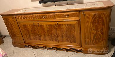 Soggiorno con vetrina e credenza