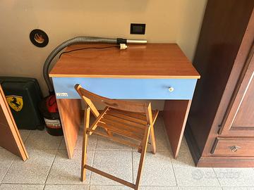 Scrivania bimbi con sedia