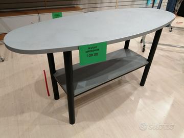 Tavolo esposizione negozio