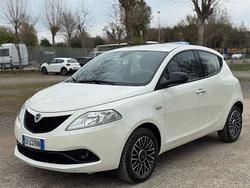 Lancia Ypsilon 1.2 69 CV 5 porte GOLD